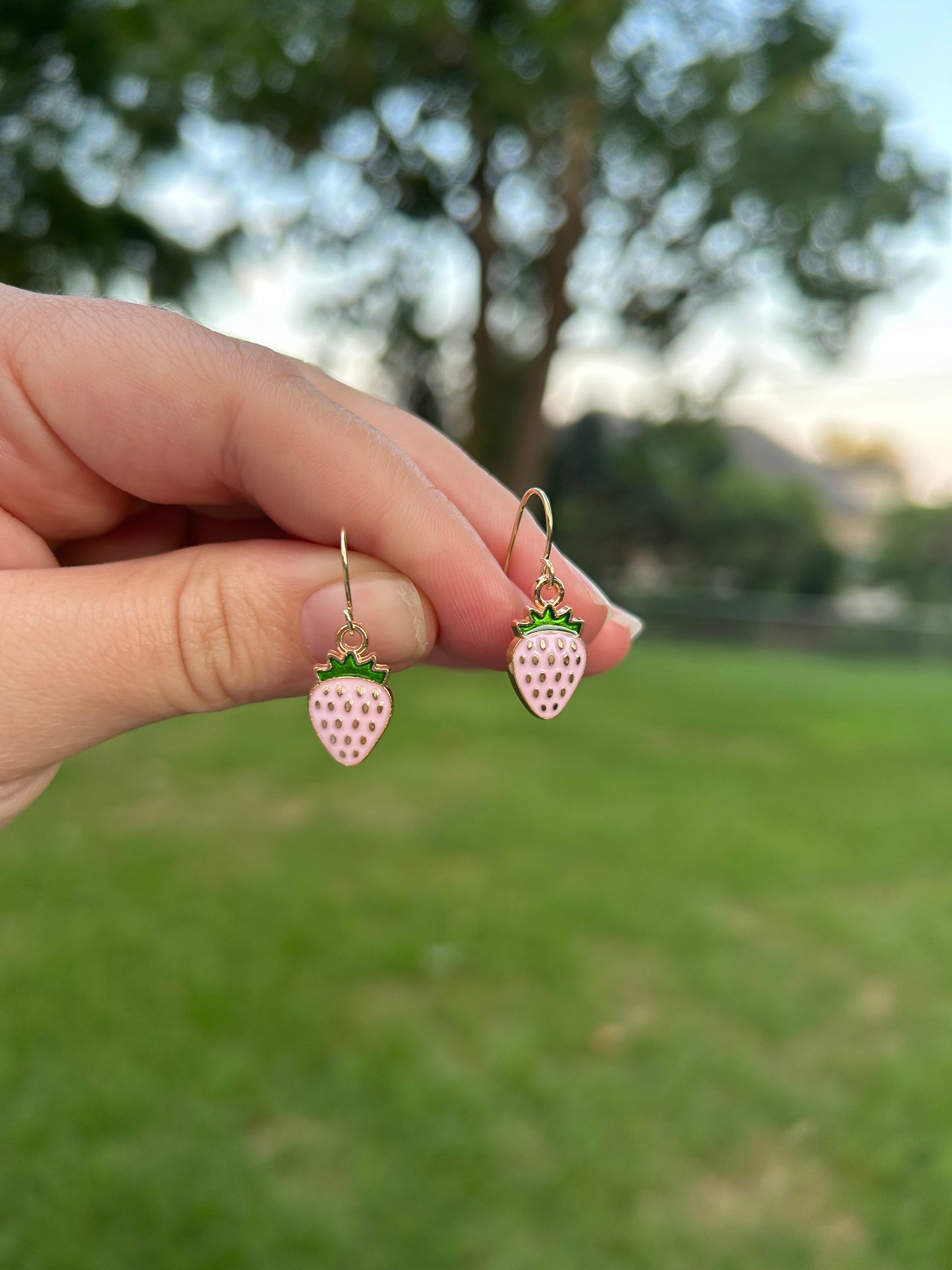 🍓pink strawberry earrings🍓