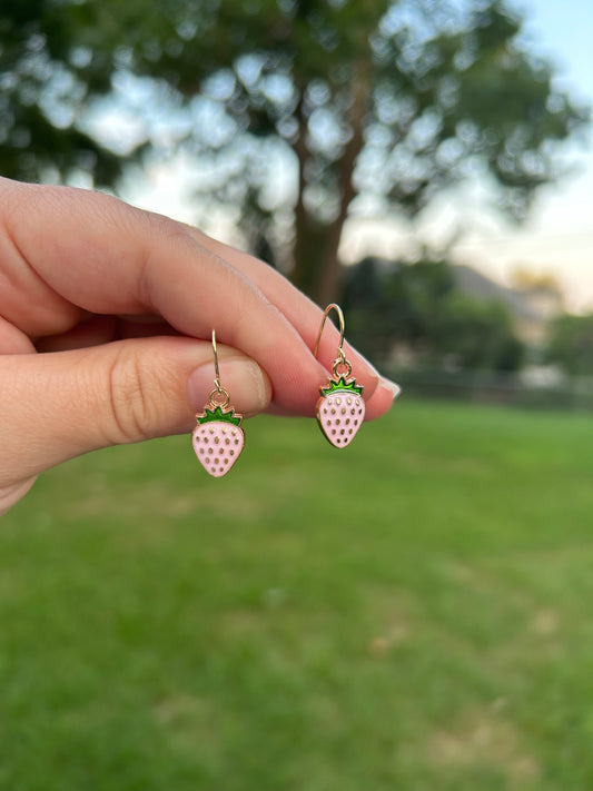🍓pink strawberry earrings🍓