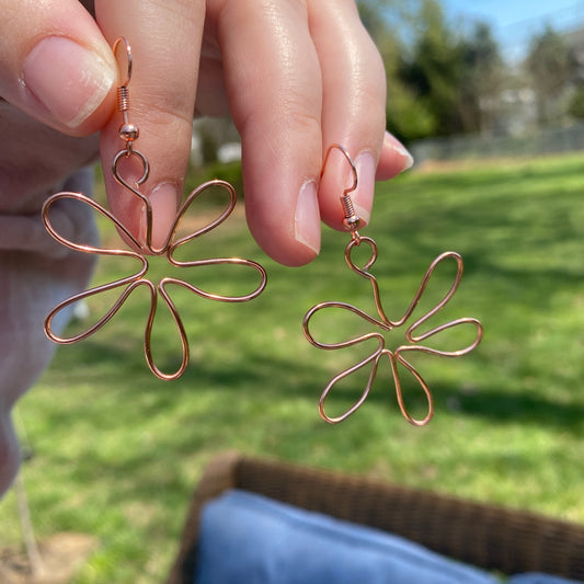 🩷Rose gold flower earrings🩷