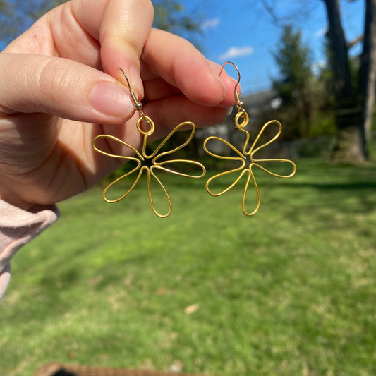 🌼Gold wire flower earrings🌼