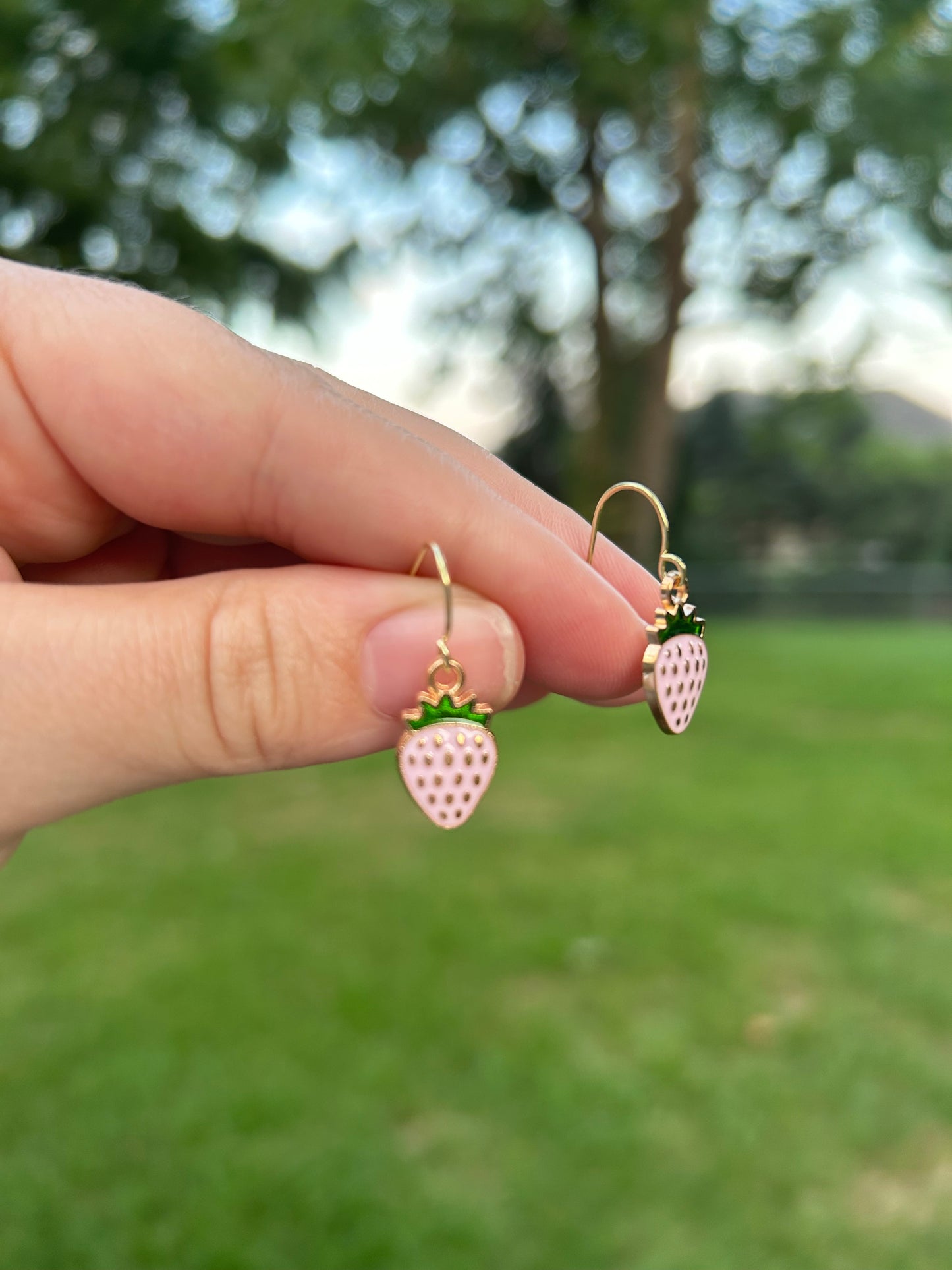 🍓pink strawberry earrings🍓
